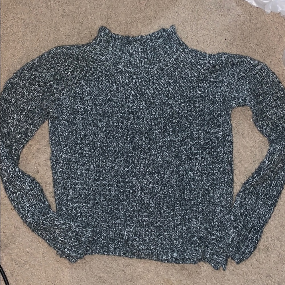 Maurice’s gray/green sweater
